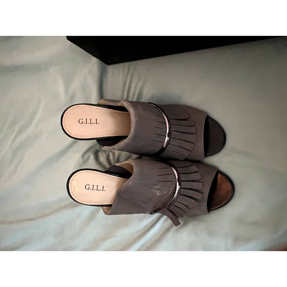 NWT- GILI Kilted Leather Mules Pressley Stonewall